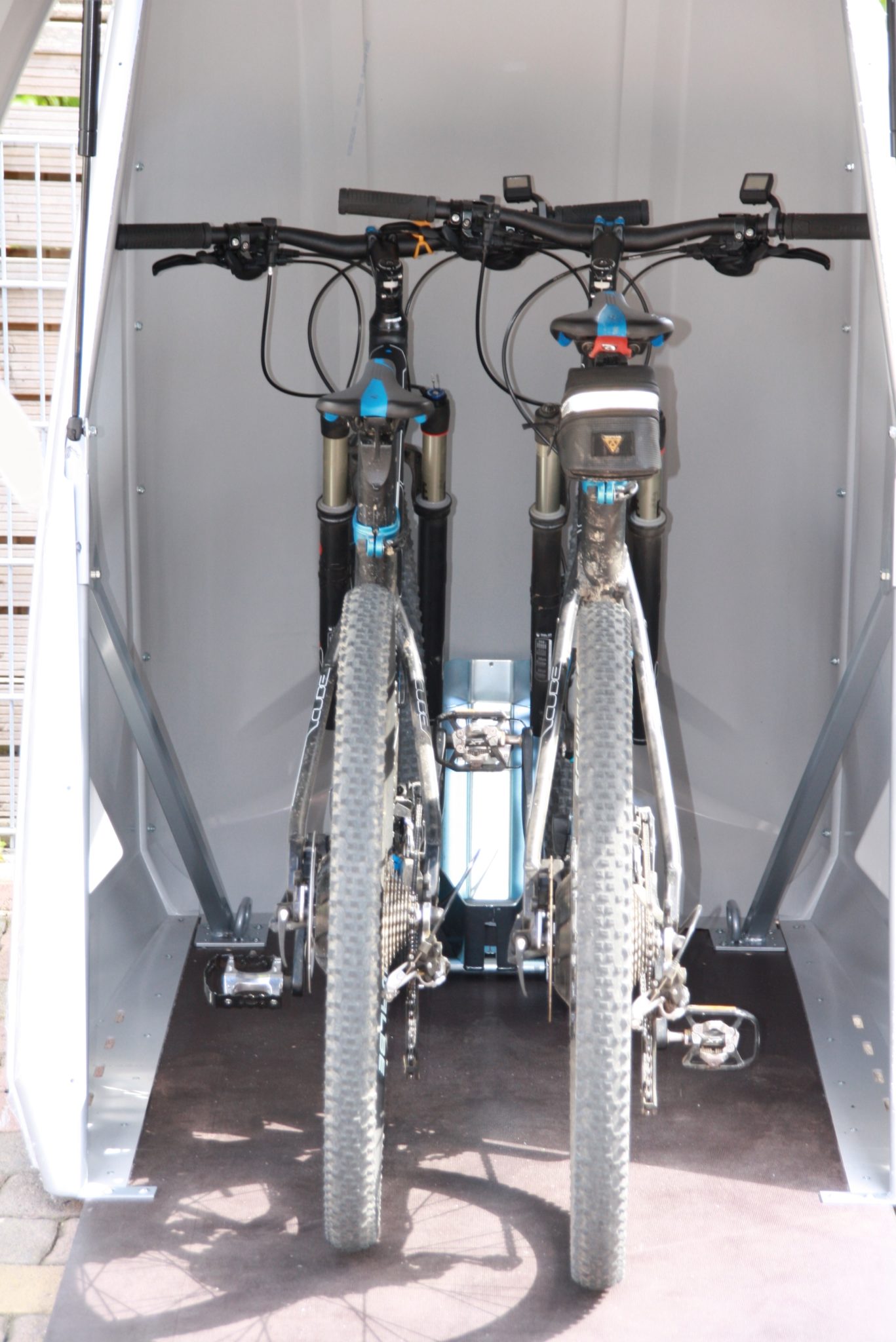 bikeBOX24 Standard motorcycle garage bikebox24.eu